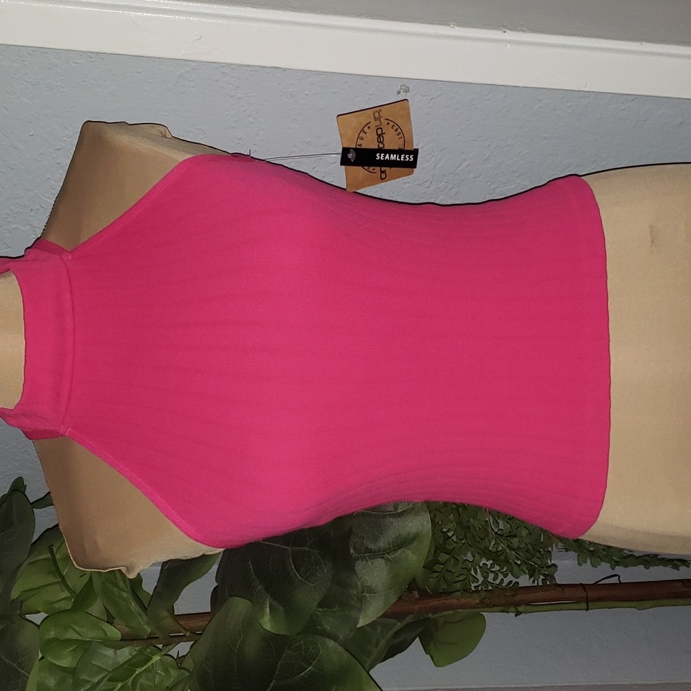 Onestepup Hot Pink Tank